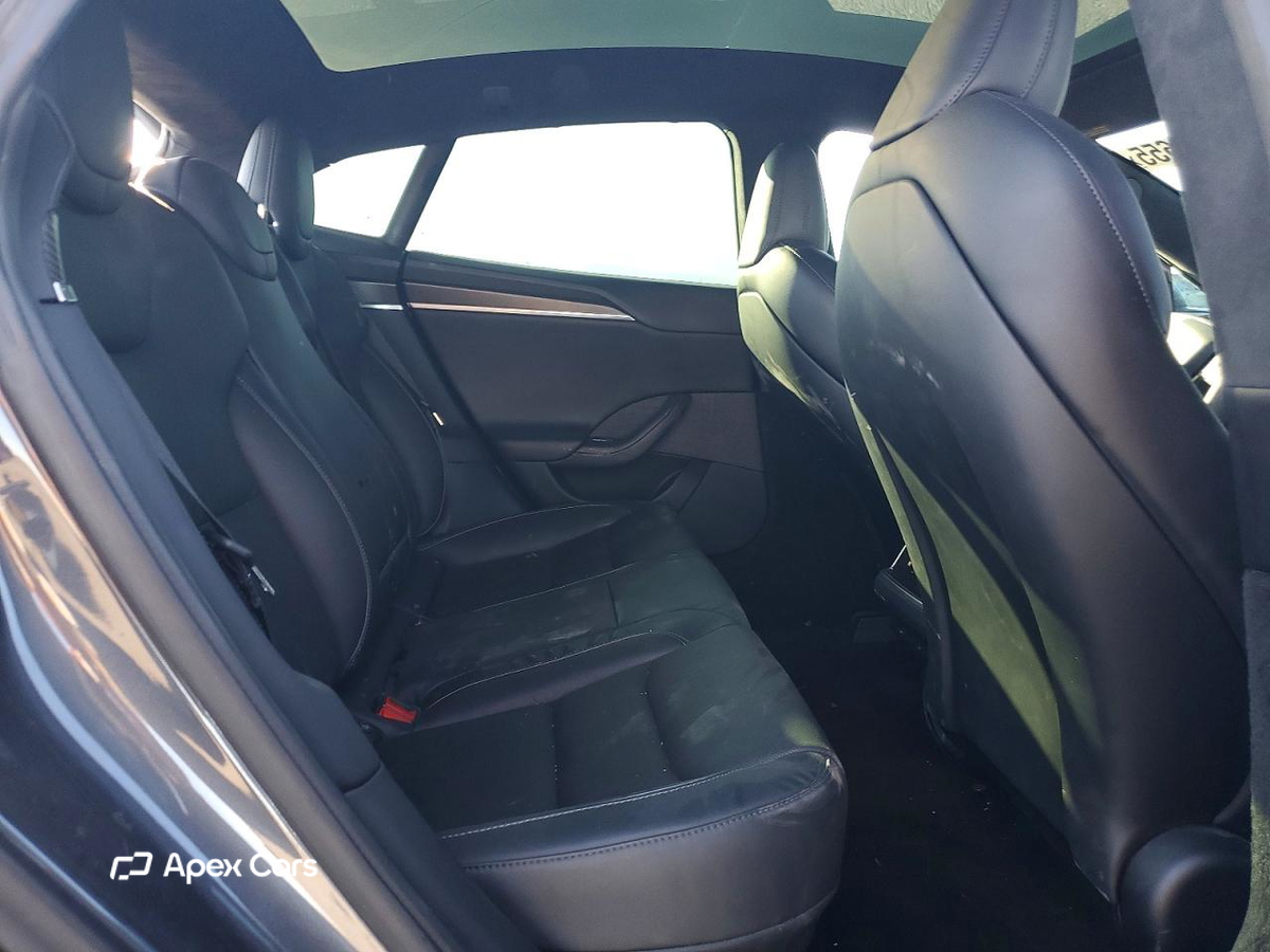 Tesla Model S 2021