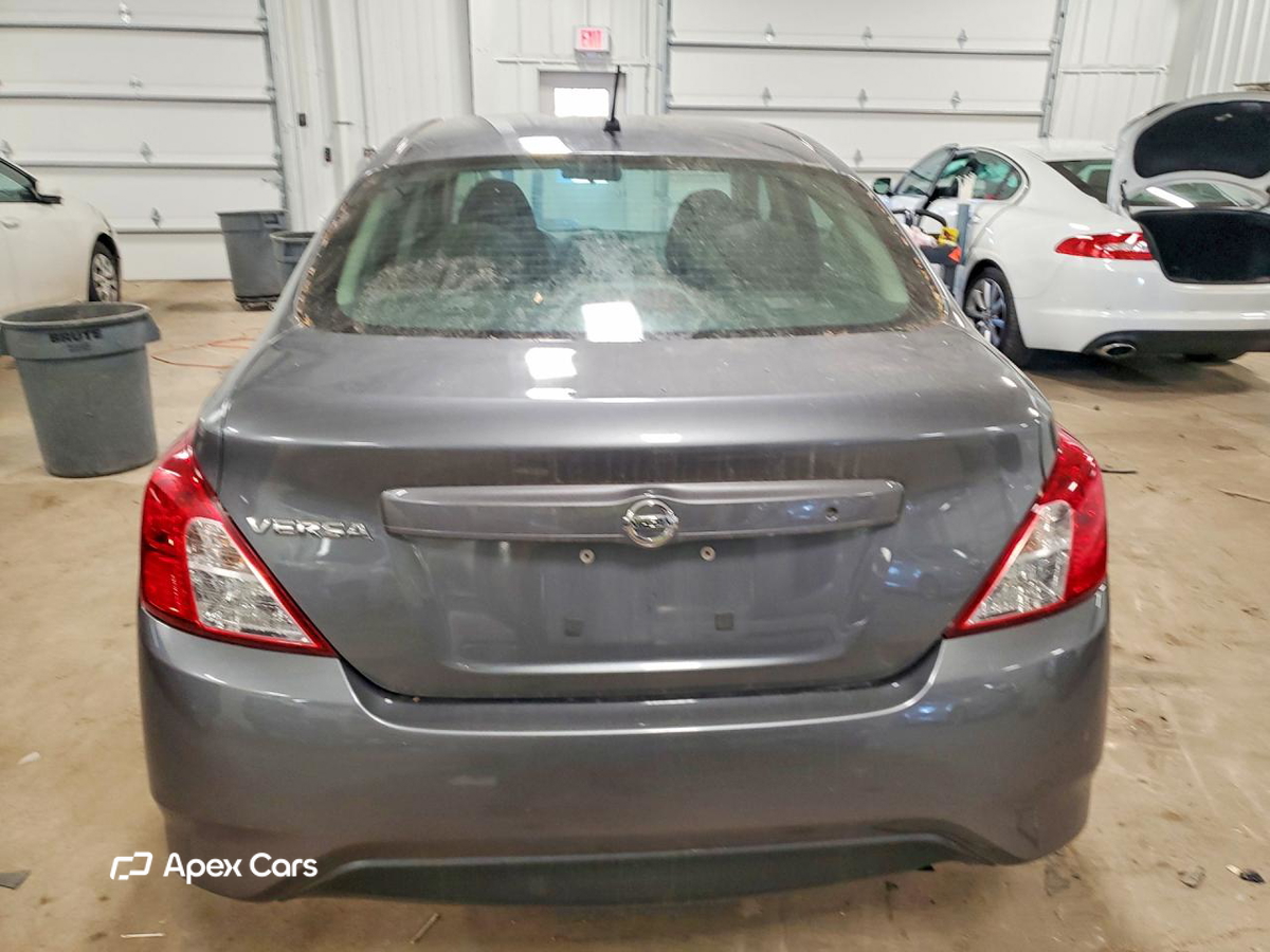 Nissan Versa 2018