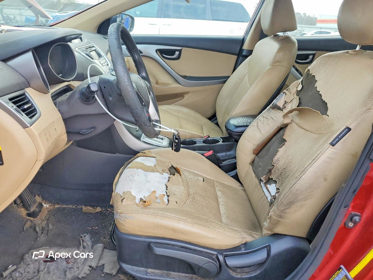 Hyundai Elantra 2012