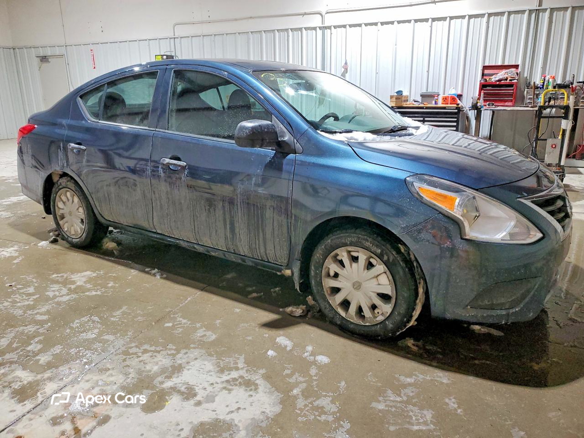 Nissan Versa 2015