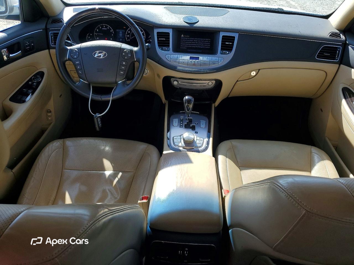 Hyundai Genesis 2011