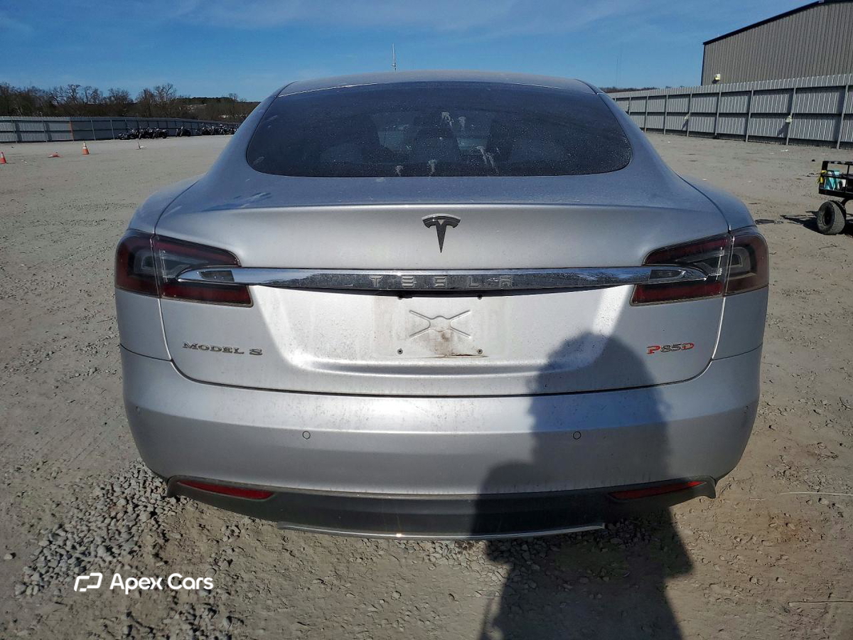 Tesla Model S 2015