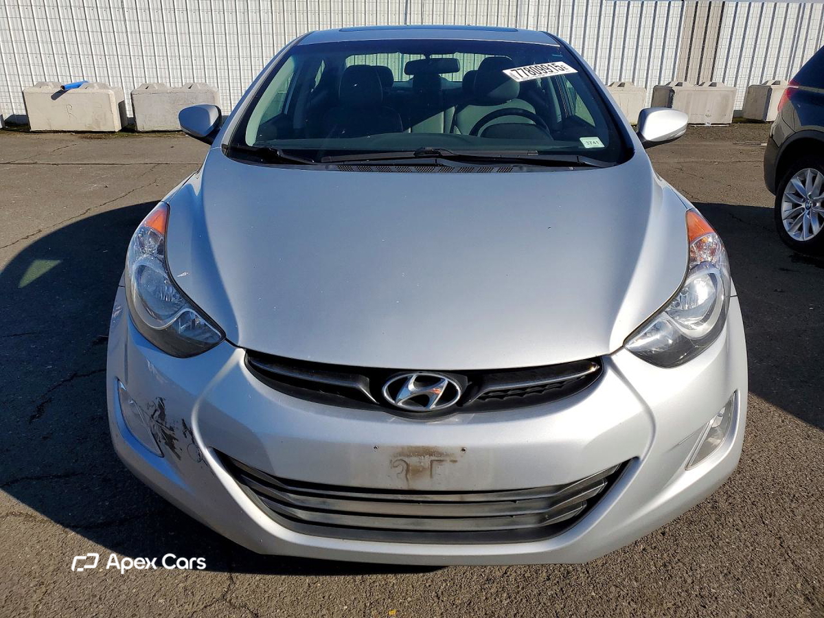 Hyundai Elantra 2011
