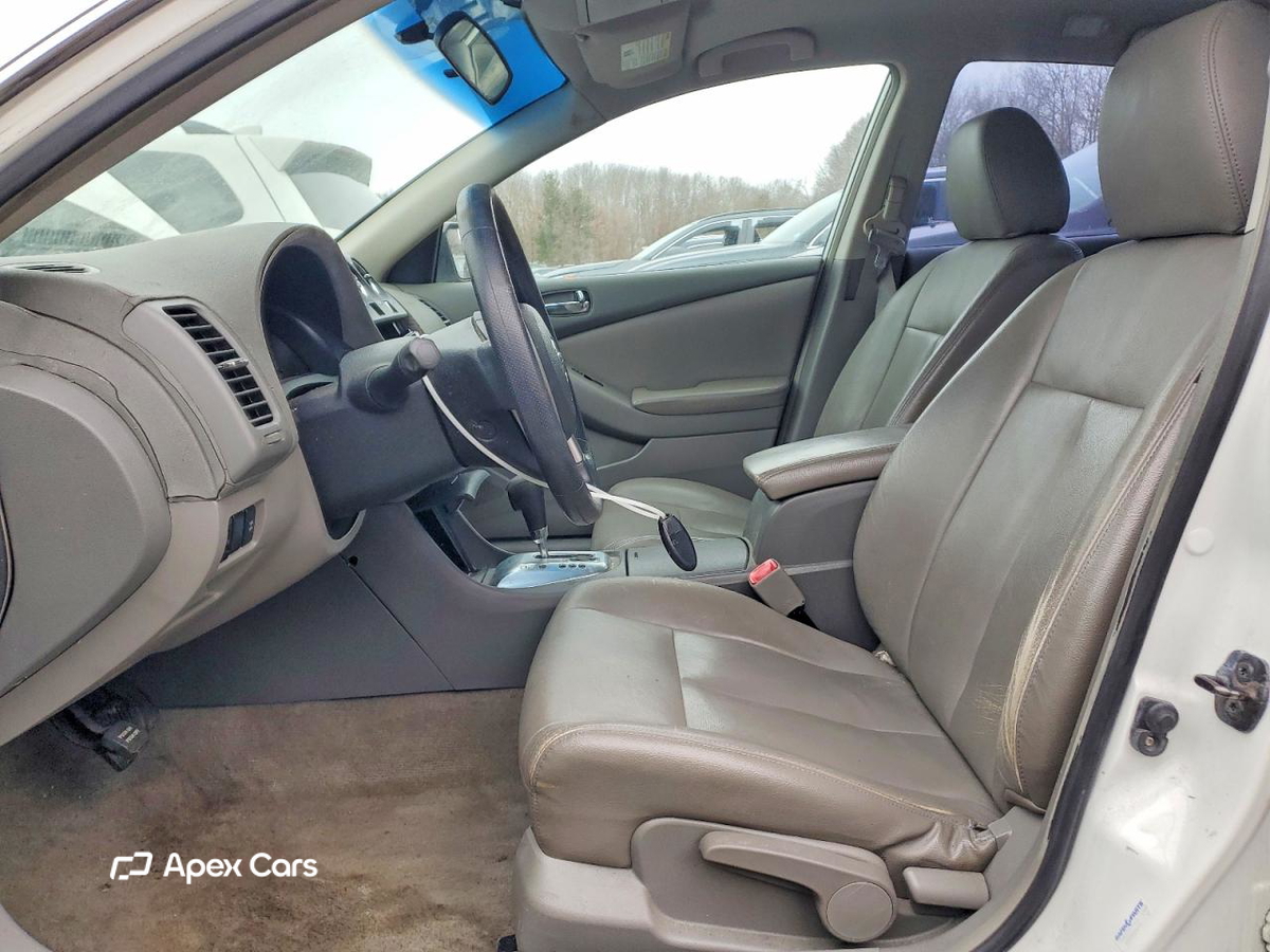 Nissan Altima 2010