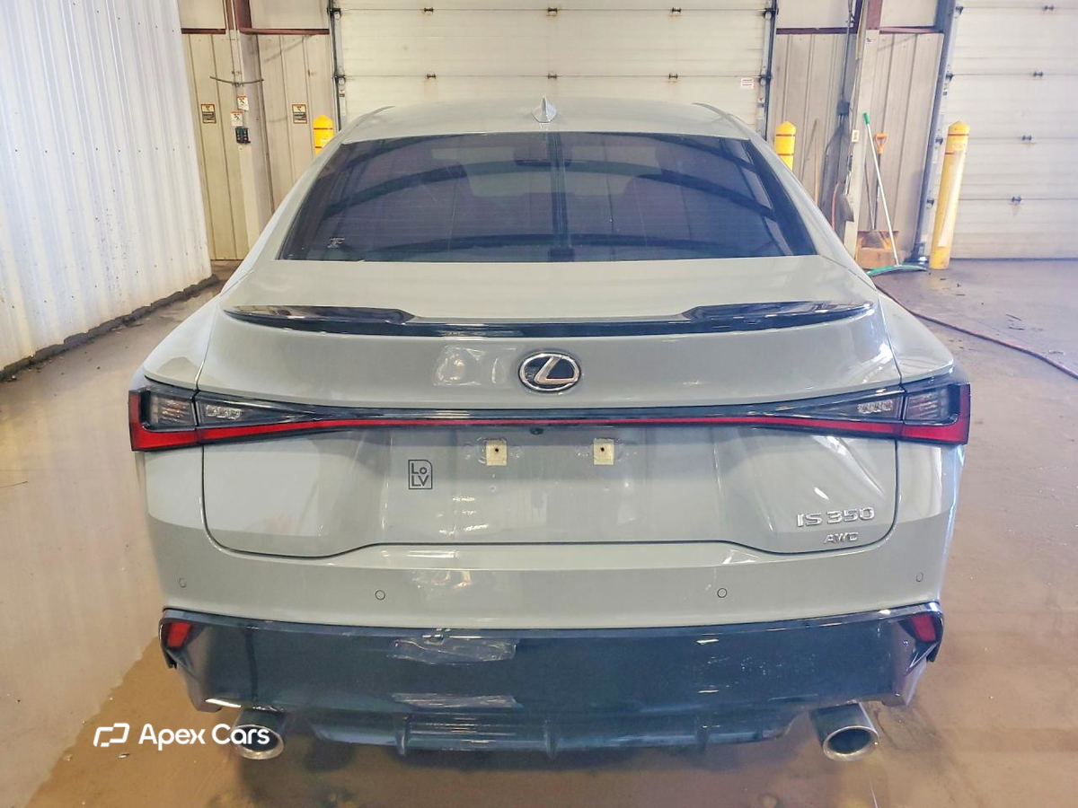 Lexus IS 2024