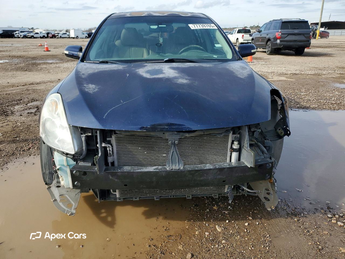 Nissan Altima 2010
