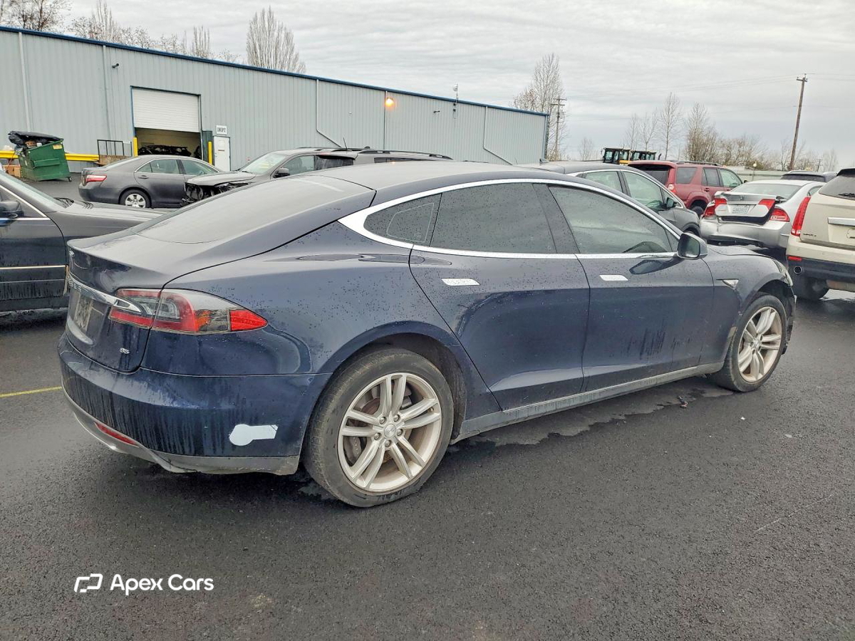 Tesla Model S 2013