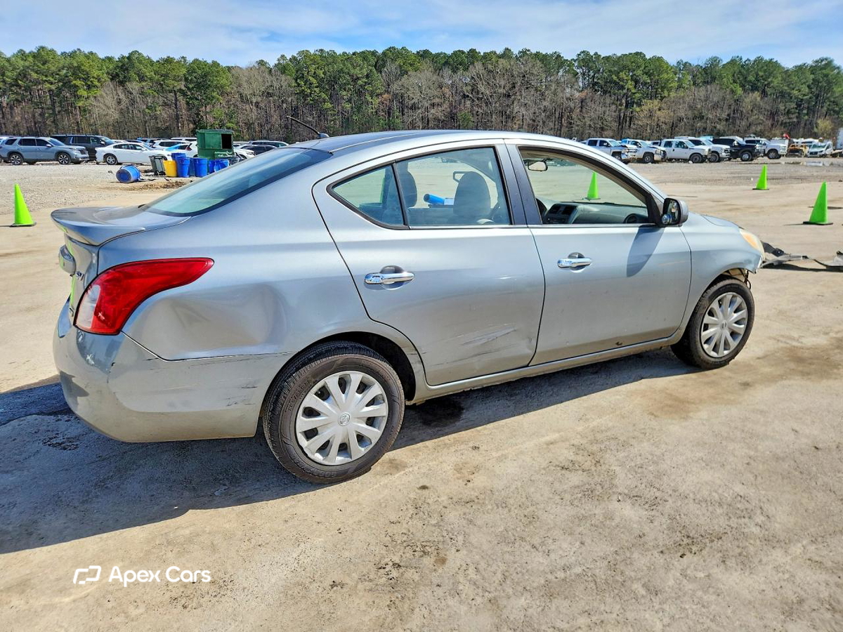 Nissan Versa 2013