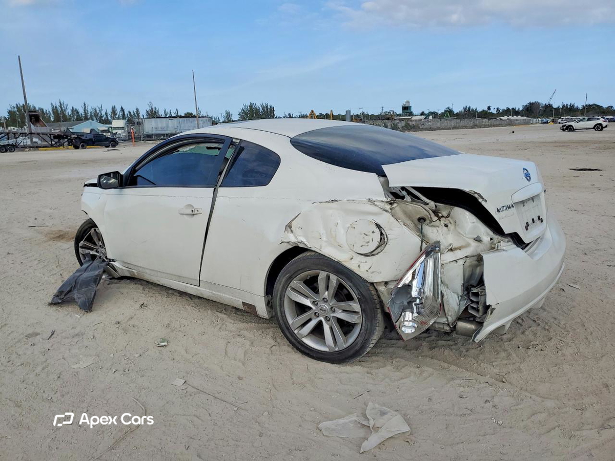 Nissan Altima 2010