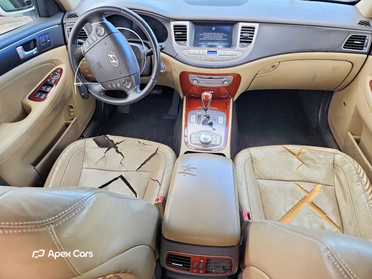 Hyundai Genesis 2013