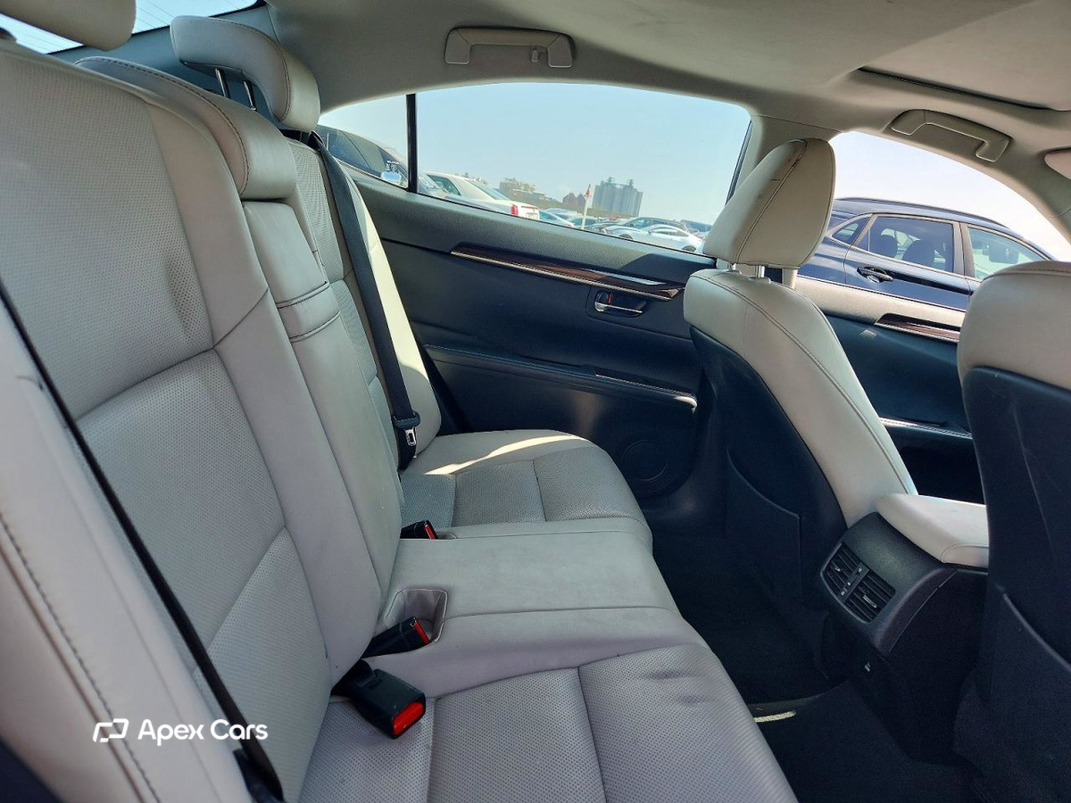 Lexus ES 2016