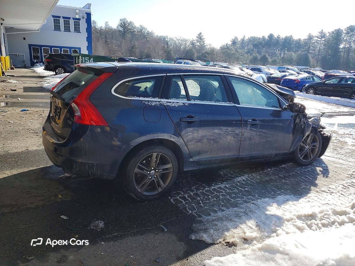 Volvo V60 2015