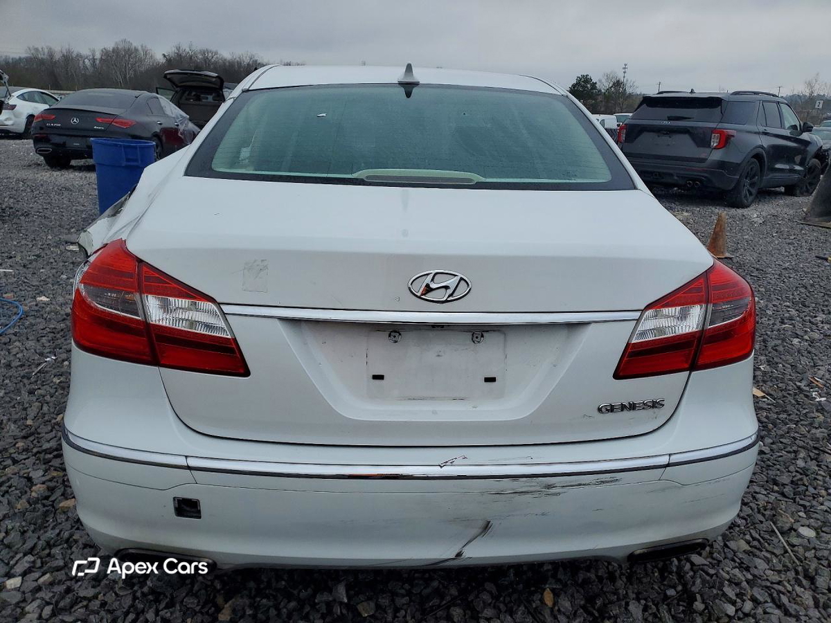 Hyundai Genesis 2013
