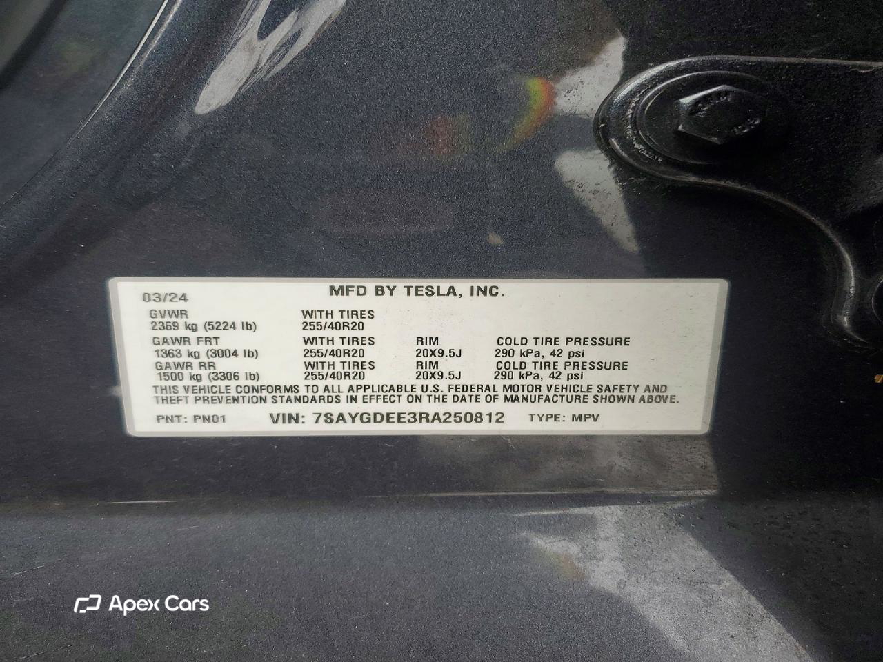 Tesla Model Y 2024