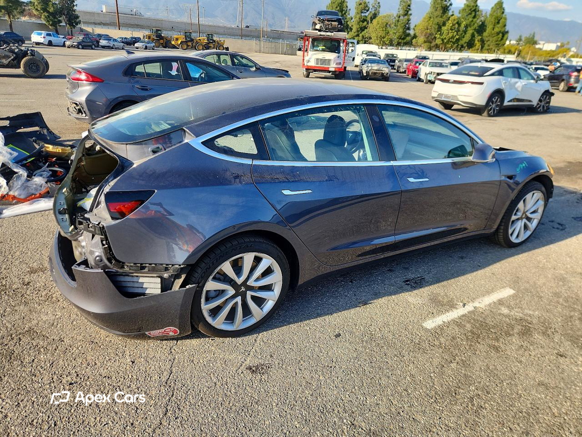 Tesla Model 3 2020