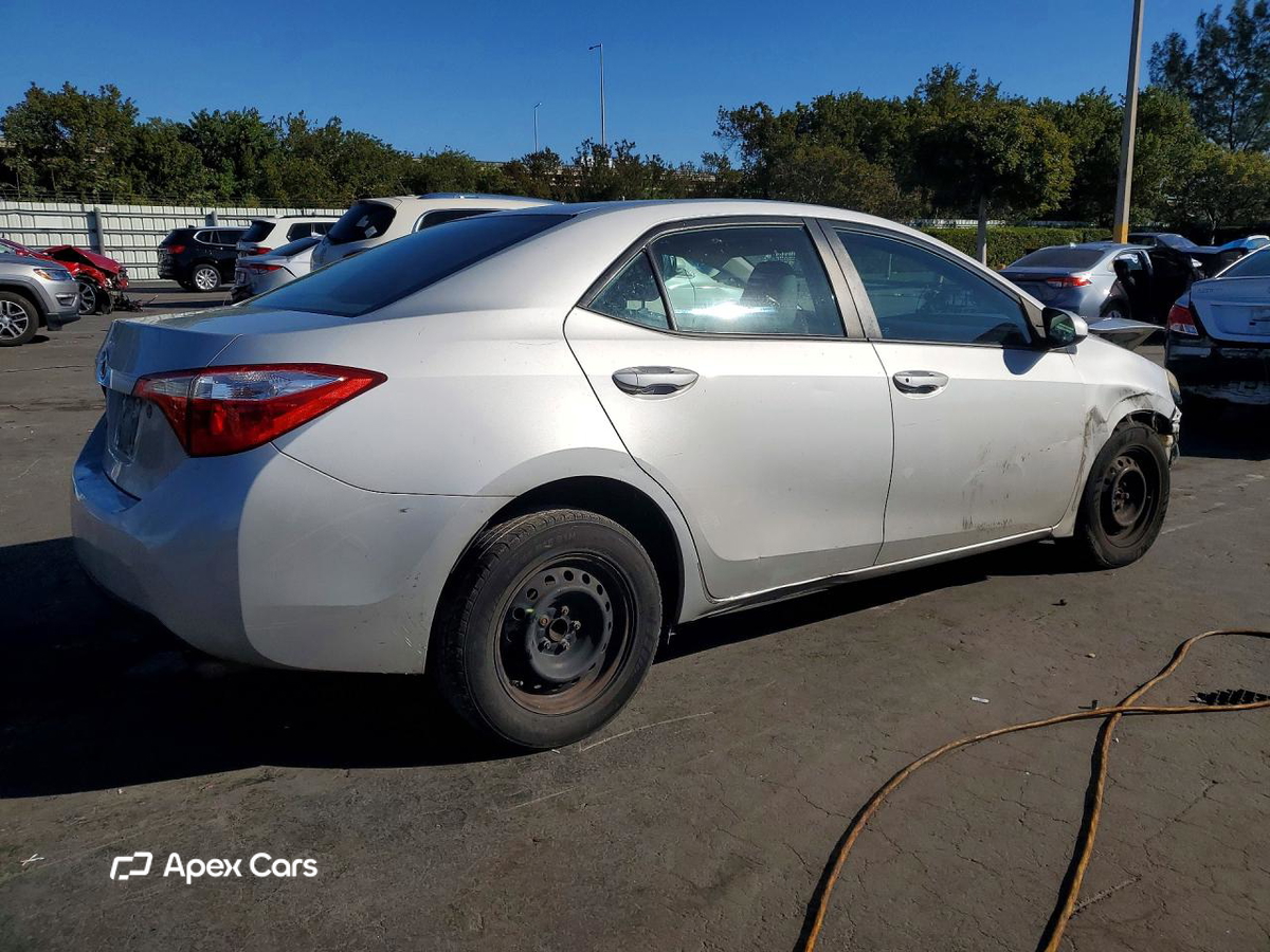 Toyota Corolla 2015