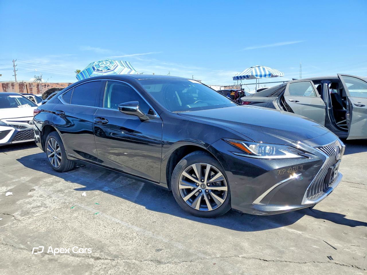 Lexus ES 2021