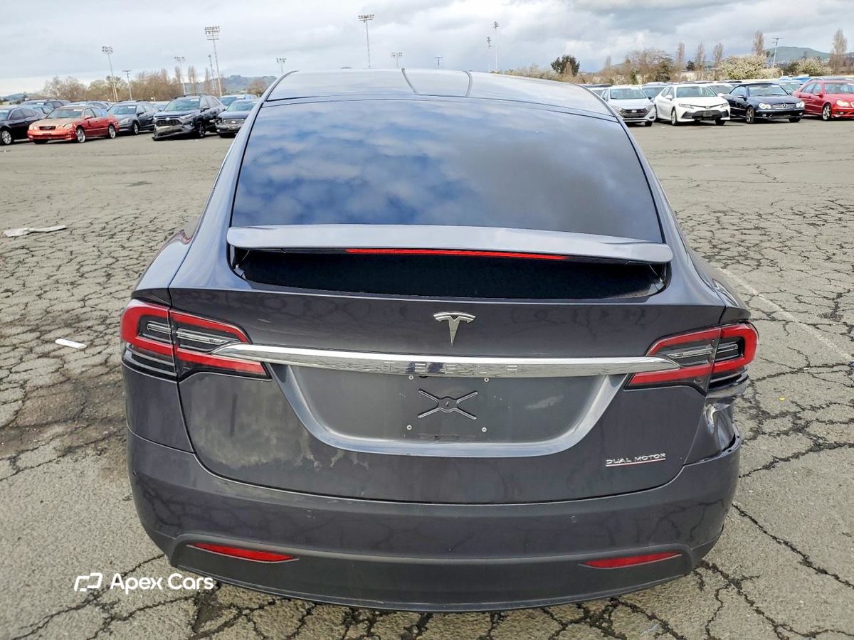 Tesla Model X 2019