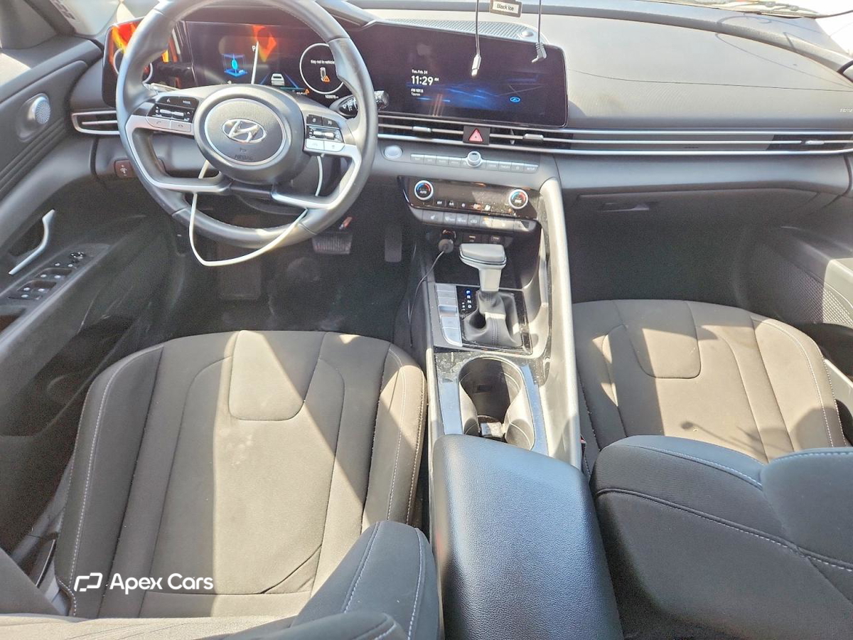 Hyundai Elantra 2023
