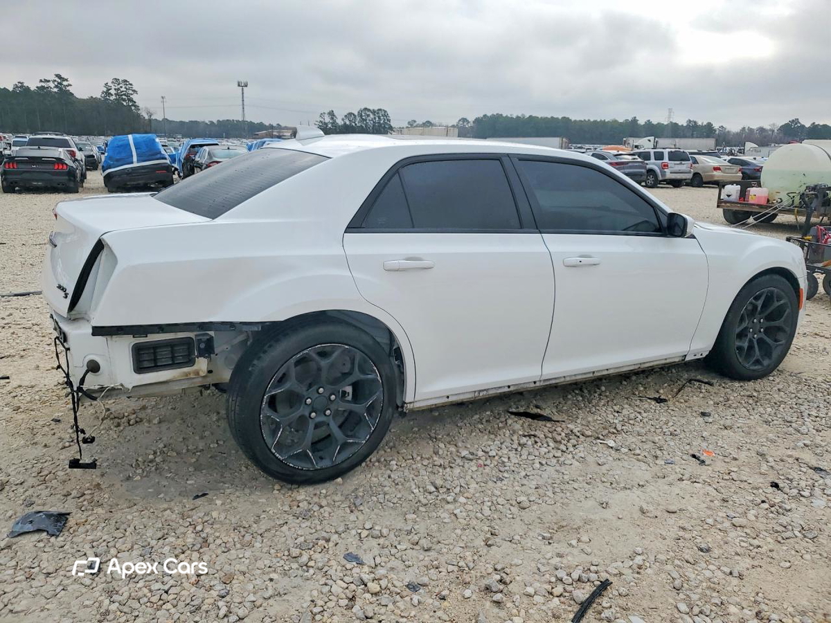 Chrysler 300 2021