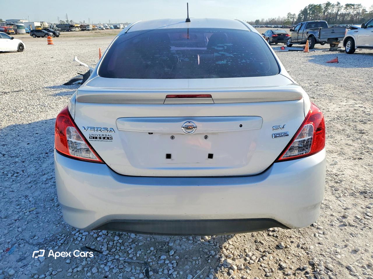 Nissan Versa 2018