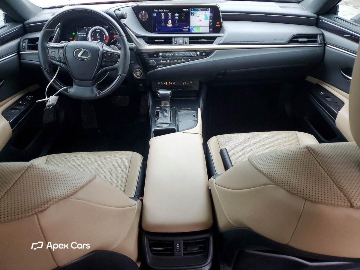 Lexus ES 2020