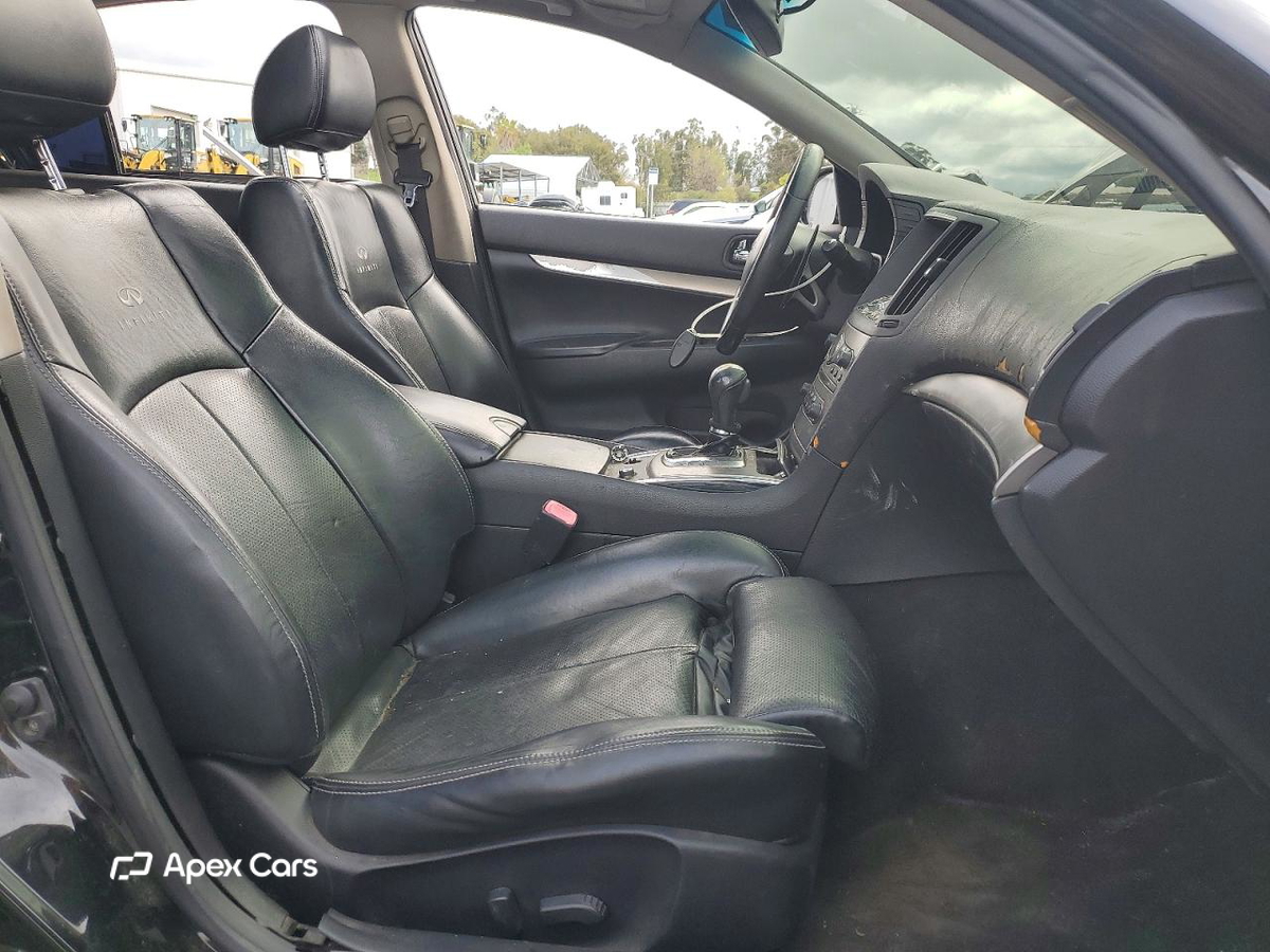Infiniti G 2010