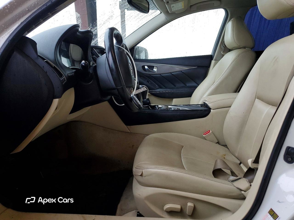 Infiniti Q50 2015