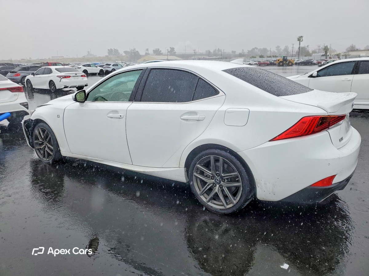 Lexus IS 2020