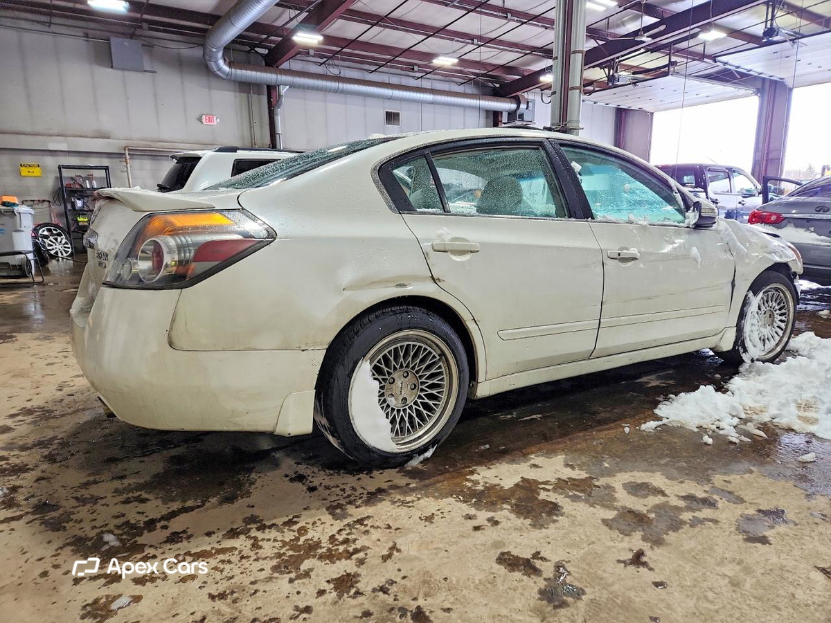 Nissan Altima 2011