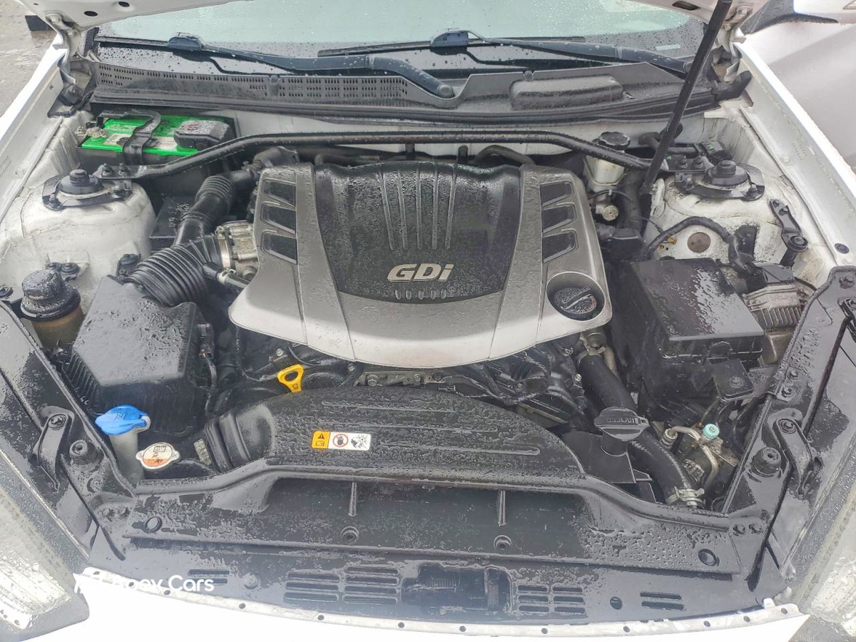 Hyundai Genesis 2016