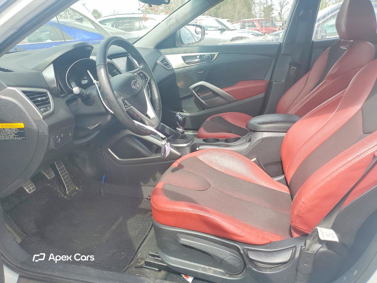 Hyundai Veloster 2012