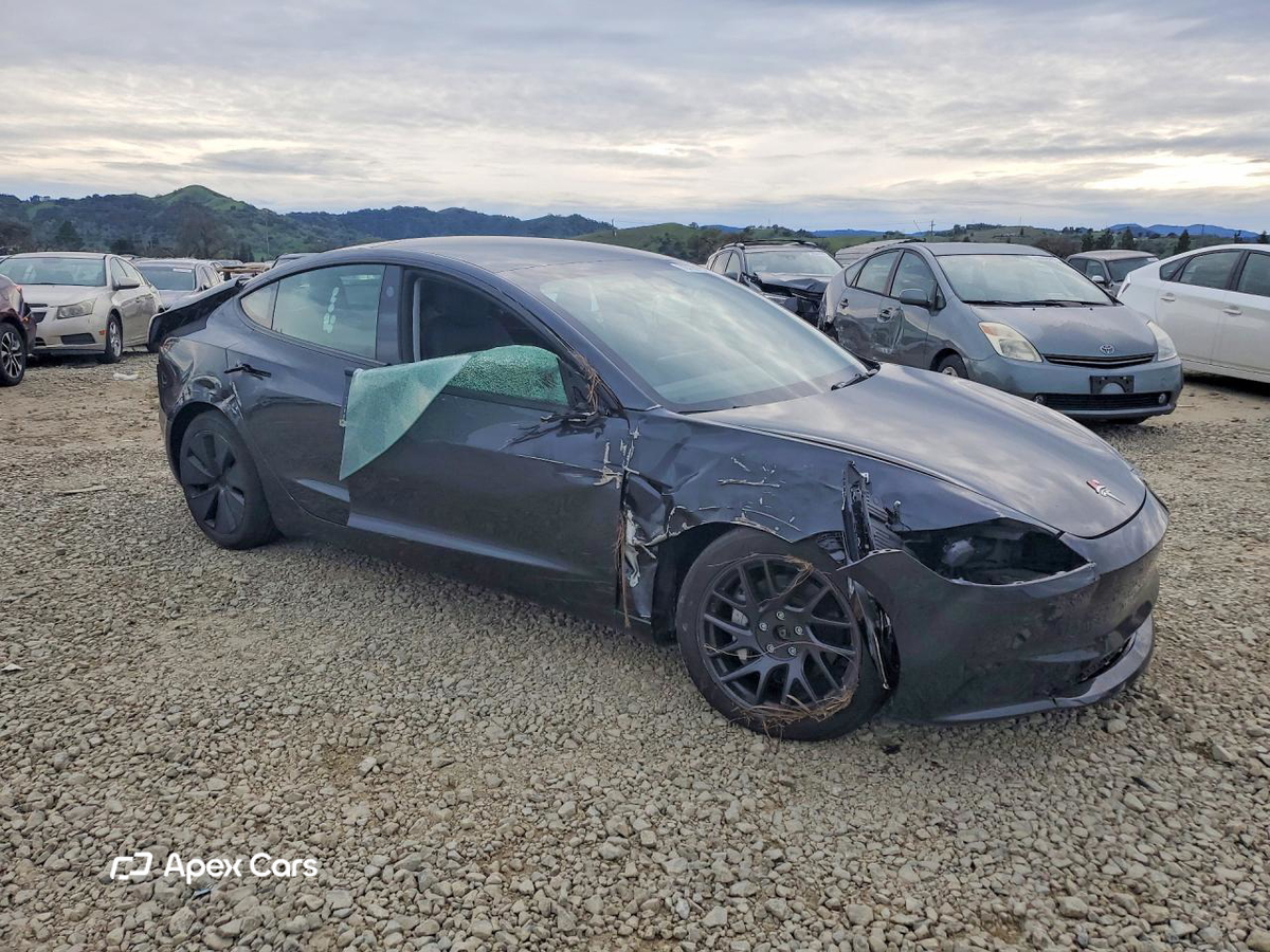 Tesla Model 3 2025