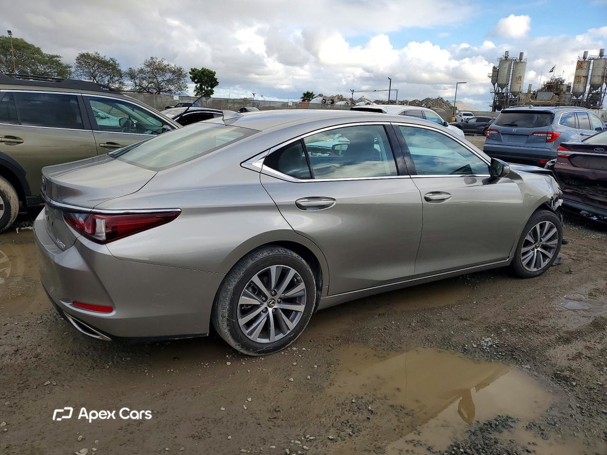 Lexus ES 2021