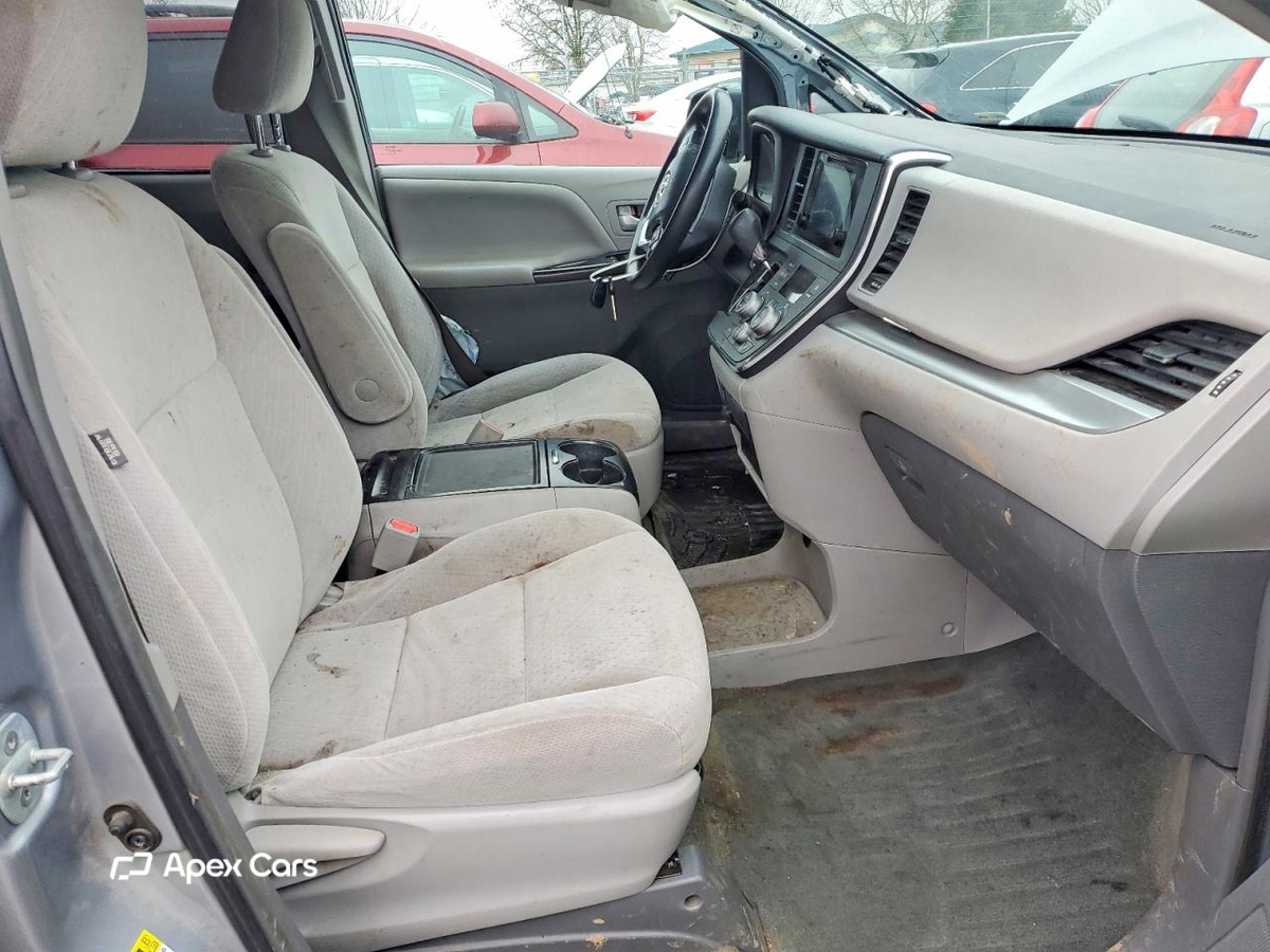 Toyota Sienna 2016