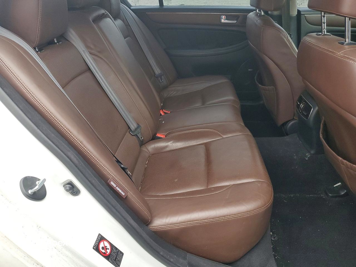 Hyundai Genesis 2012