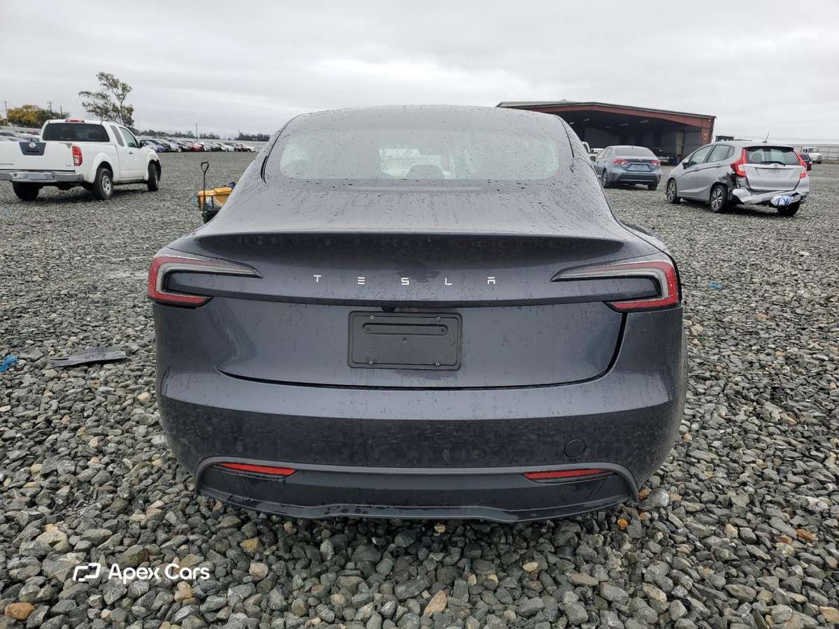 Tesla Model 3 2024
