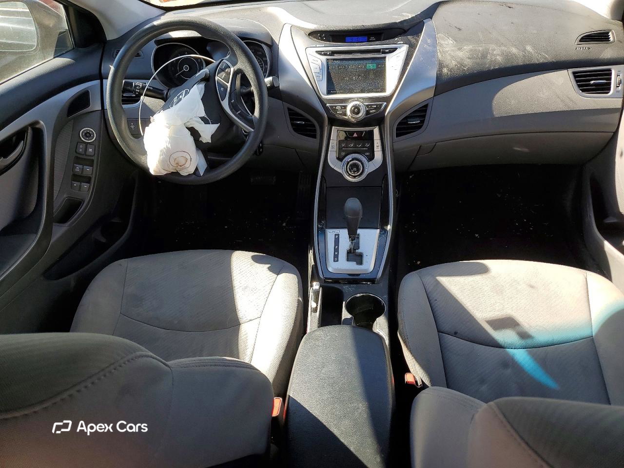 Hyundai Elantra 2011