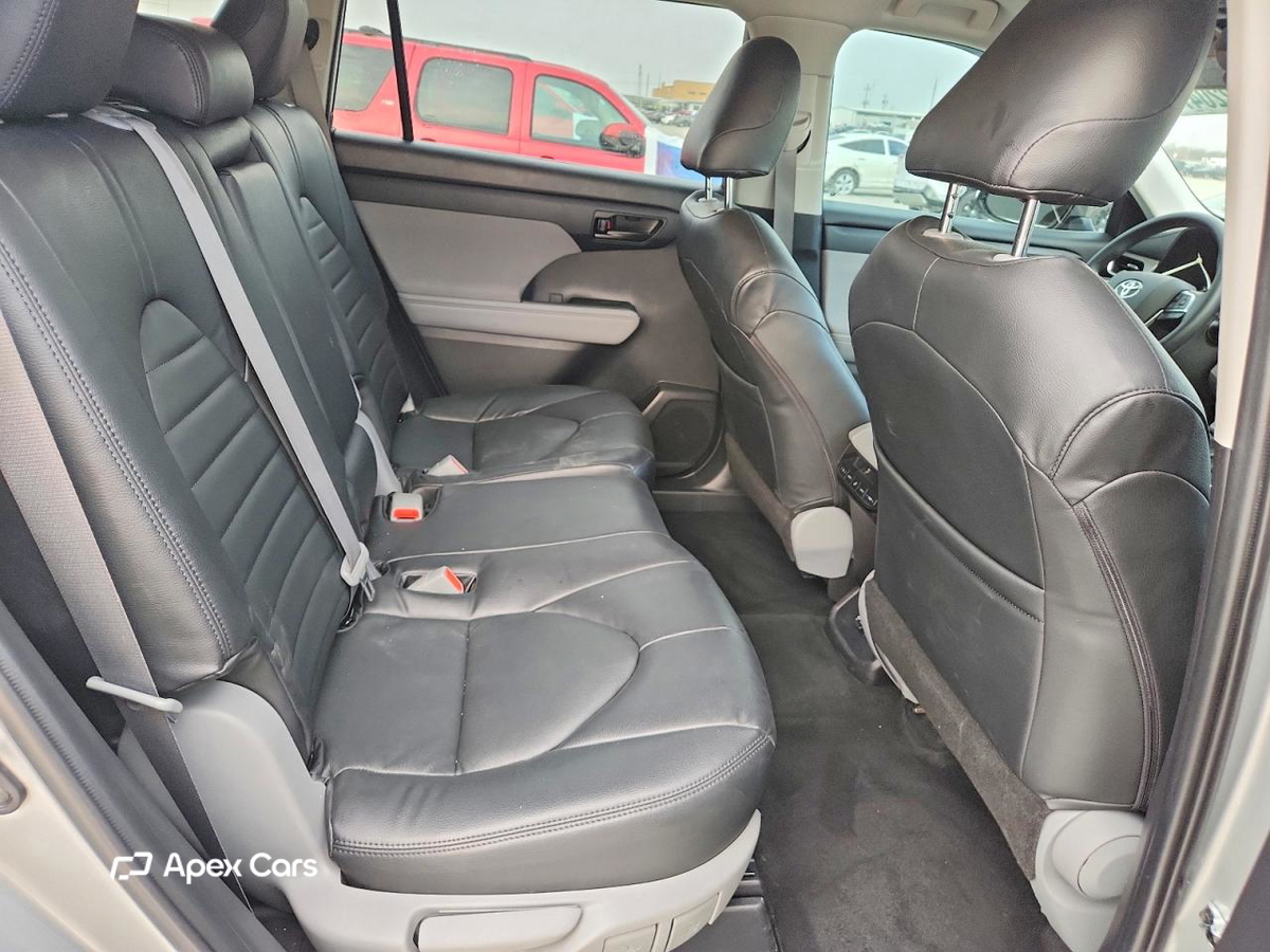 Toyota Highlander 2021