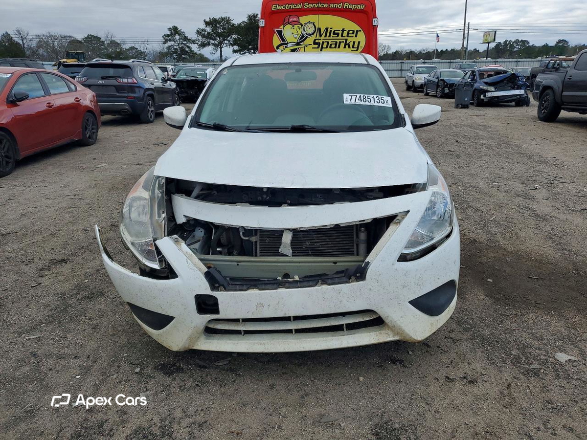 Nissan Versa 2019