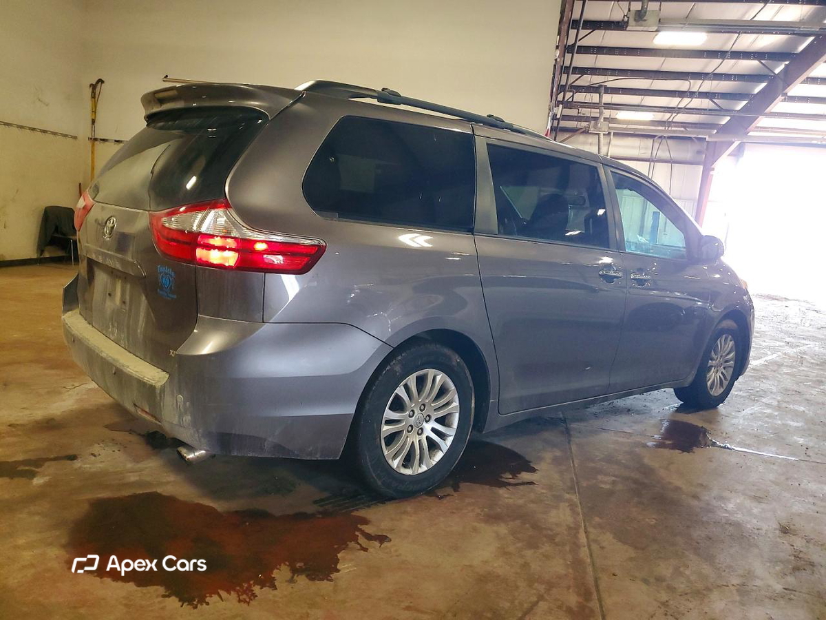 Toyota Sienna 2015