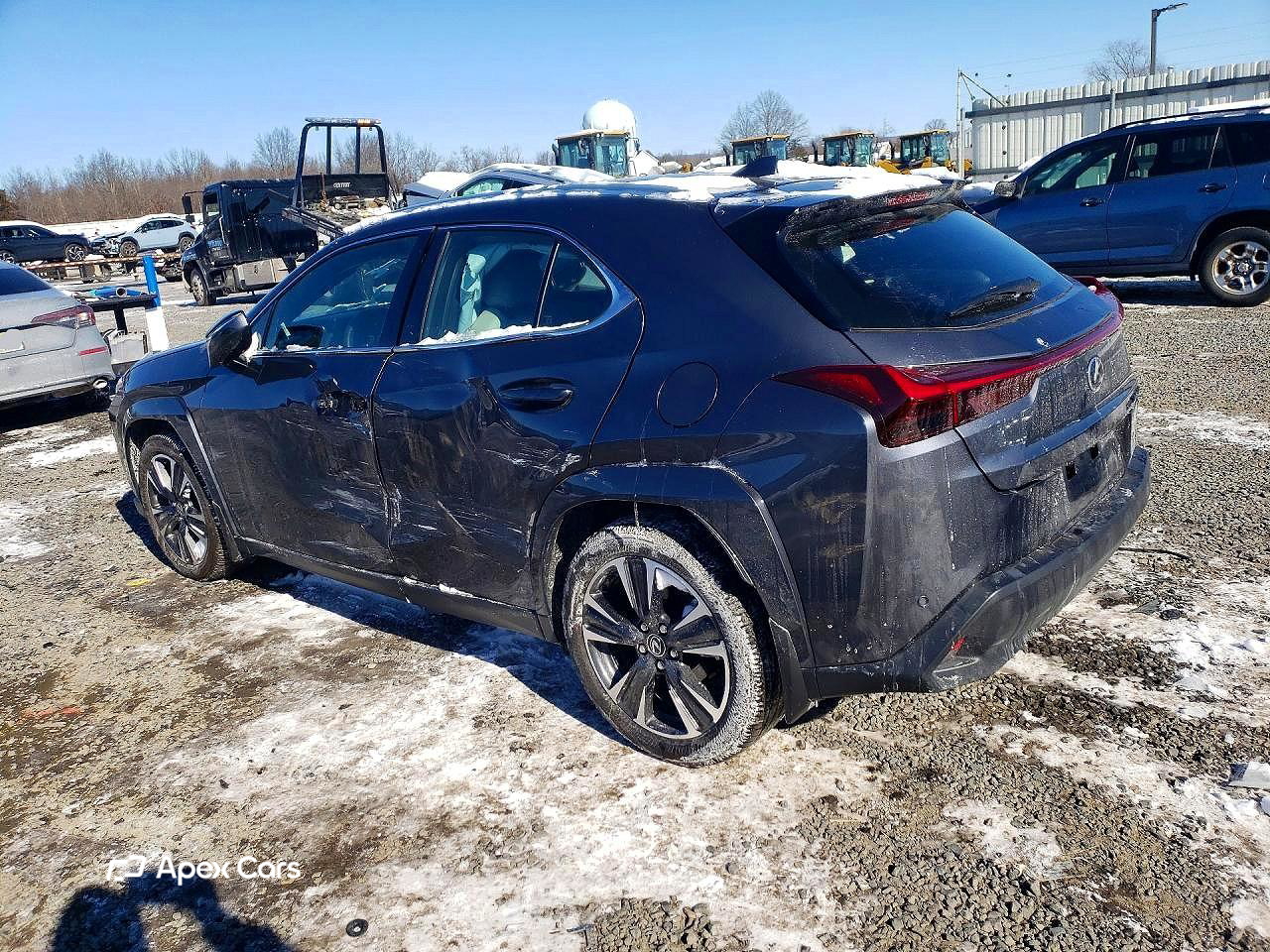 Lexus UX 2025