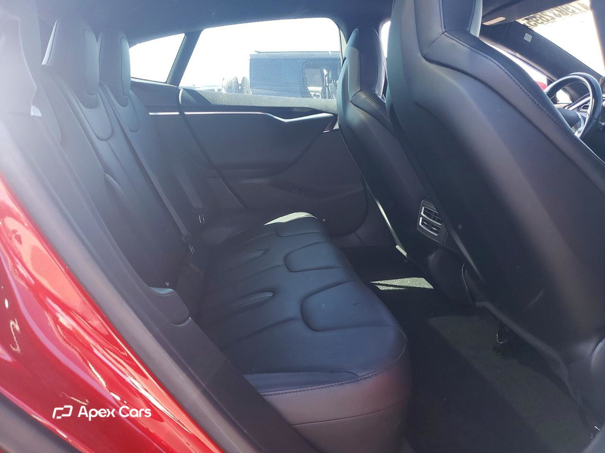 Tesla Model S 2015