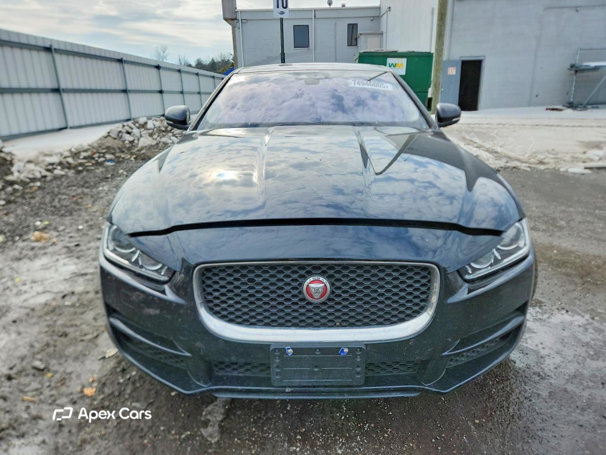 Jaguar XE 2018