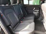 Land Rover Defender 2024