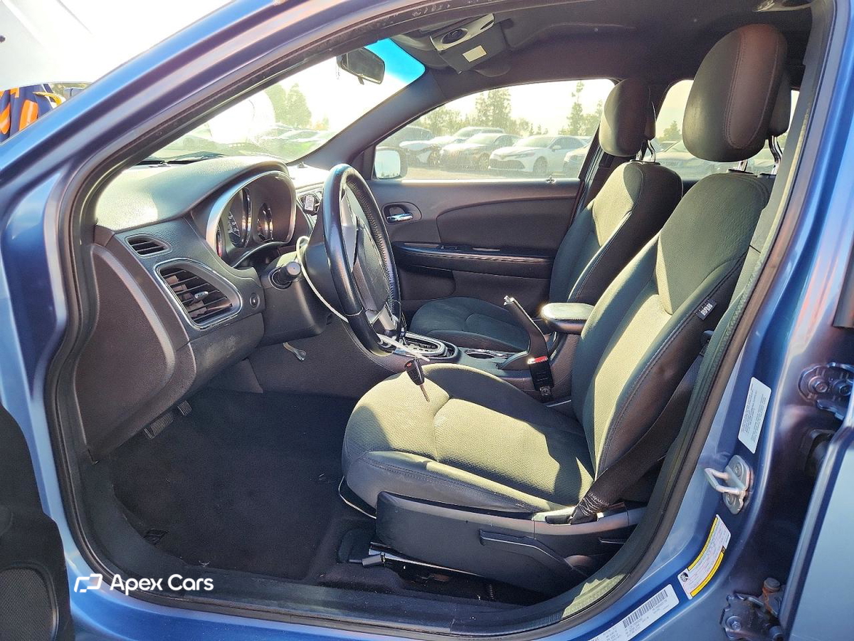 Chrysler 200 2011