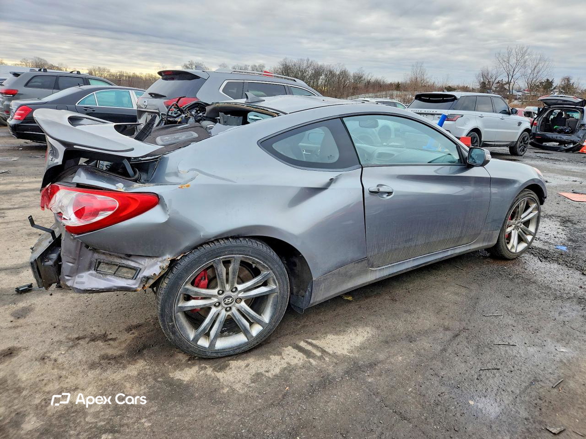 Hyundai Genesis 2010