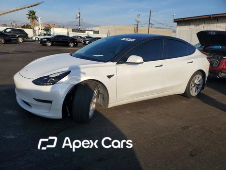 Tesla Model 3 2021 - Image 1 of 13