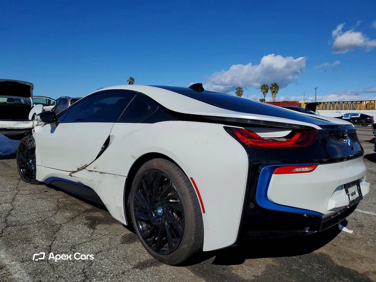 BMW i8 2016
