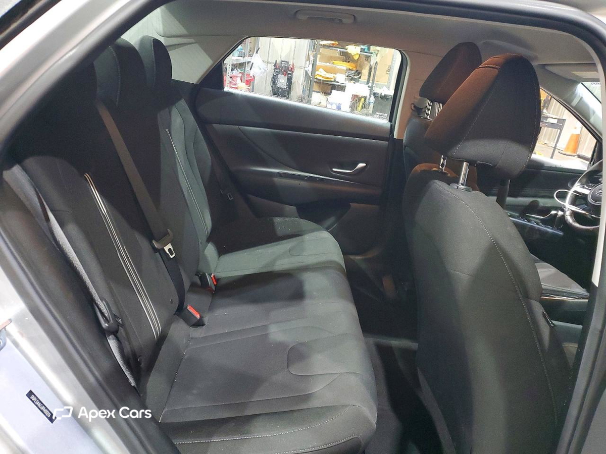 Hyundai Elantra 2023